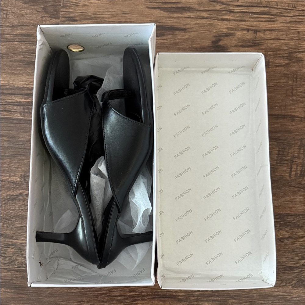 Sleek Black Women's Pointed-Toe Slingback Heels